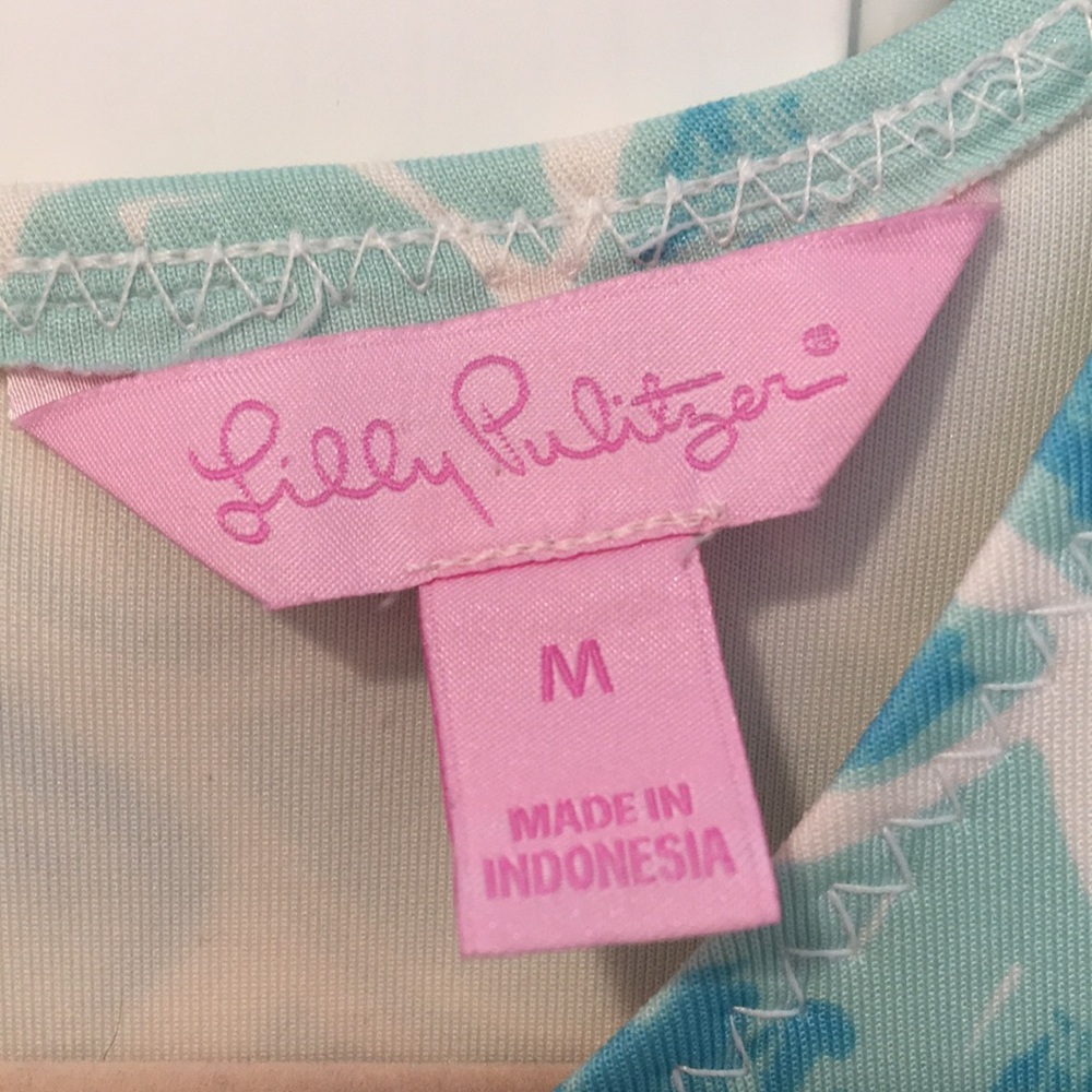 Lily Pulitzer size M wrinkle resistant dress - Picture 2 of 6